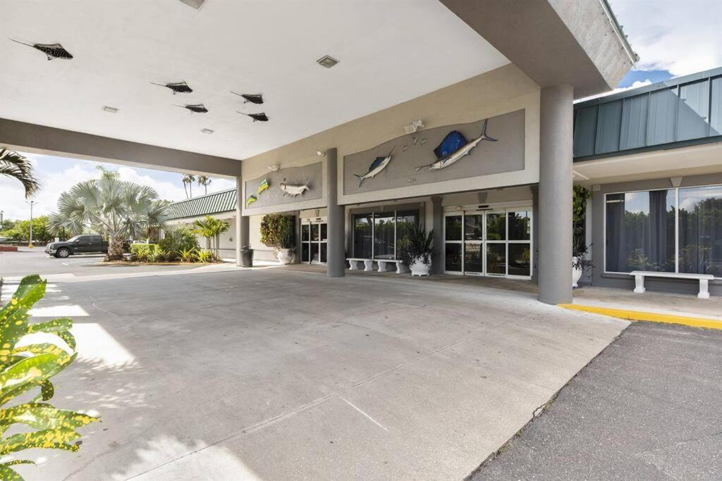 Aparthotel Bay Breeze South Bradenton Esterno foto
