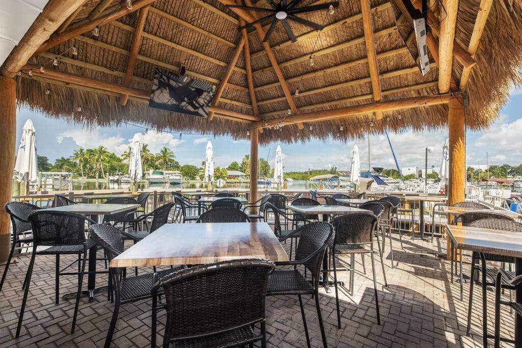 Aparthotel Bay Breeze South Bradenton Esterno foto
