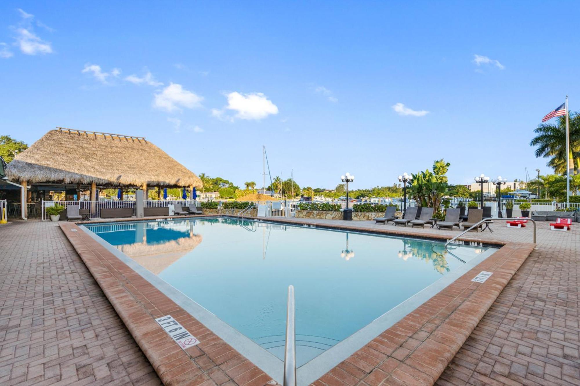 Aparthotel Bay Breeze South Bradenton Esterno foto