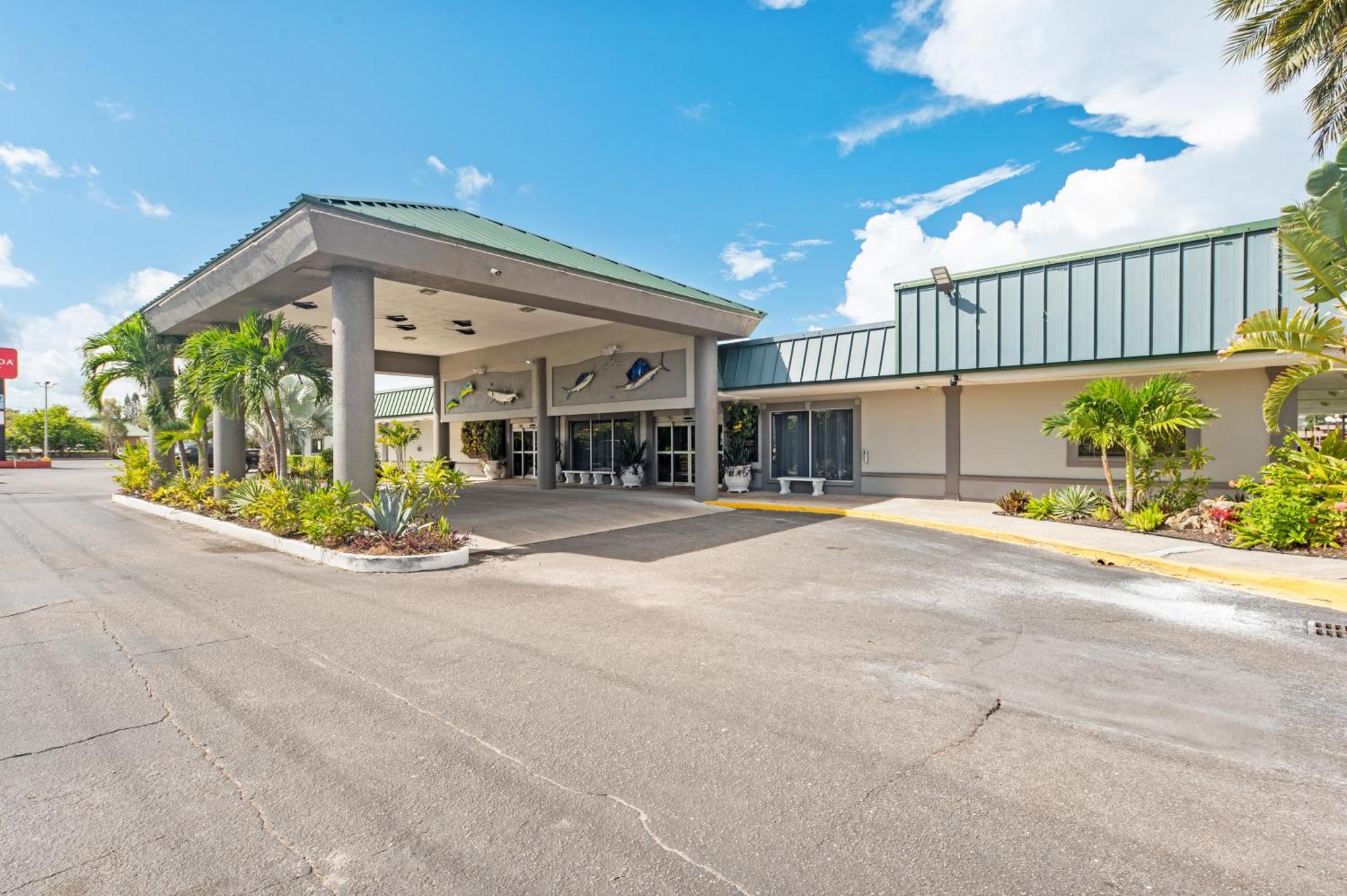 Aparthotel Bay Breeze South Bradenton Esterno foto